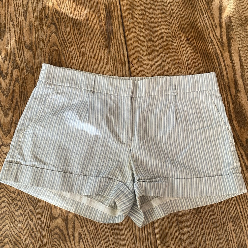 BCBG blue and white stripped shorts size 8